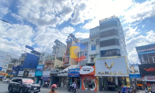 Cho thuê nhà nguyên căn góc 2 mặt tiền gần Ngã Tư Phú Nhuận, có thể ở và kinh doanh đa ngành