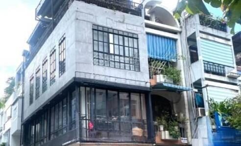Cho thuê nhà nguyên căn góc 2 mặt tiền Nguyễn Đình Chiểu, Quận 3
