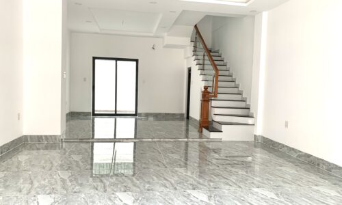 Chính chủ bán Nhà phố trệt, 2 lầu, khách, bếp, 3PN, 3 WC mặt tiền Bình Chuẩn. SHR