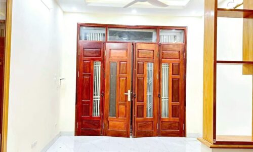 30m ra mặt phố Phạm Văn Đồng, 30m2 chỉ 5.6 tỷ, 4 ngủ, mặt tiền 4m