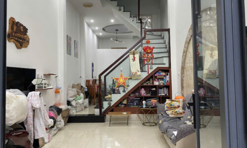 XE HƠI ĐỖ CỬA – CÁCH 5 CĂN RA MẶT TIỀN – KHU VỰC DÂN TRÍ AN NINH