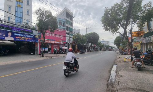 Bán đất 2 mặt thoáng 4,5 x15m, Hẻm xe hơi, cách Lê Văn Khương 50m,Giá hơn 3 tỷ