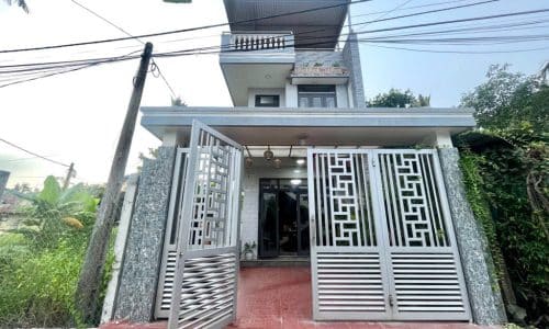 BÁN NHÀ ĐẸP 3tầng ĐƯỜNG LÝ NAM ĐẾ  PHƯỜNG AN HOÀ TP HUẾ   Diện tích : 100m2.